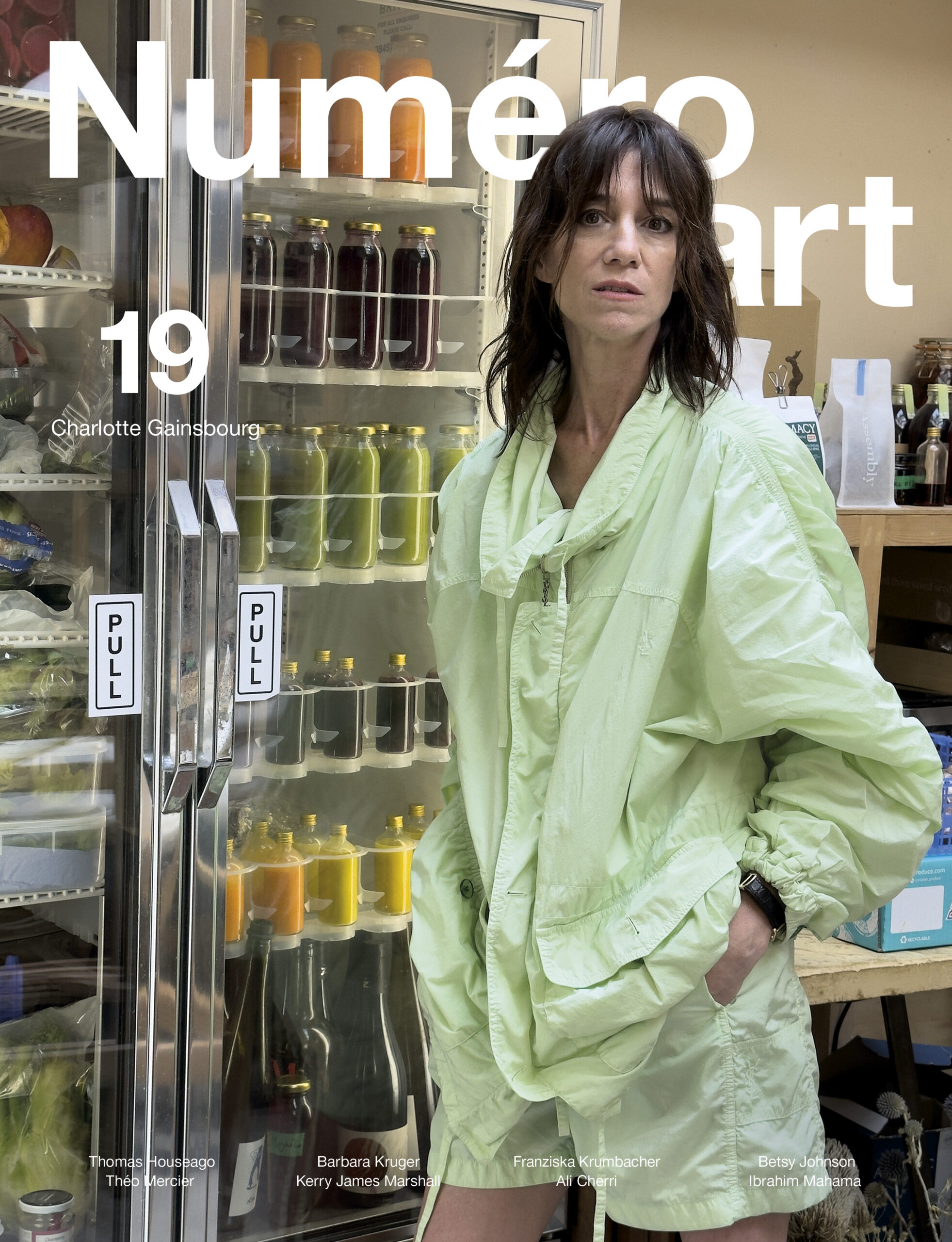 Couverture du magazine Numéro art 19 avec Charlotte Gainsbourg photographiée par Juergen Teller et Dovile Drizyte